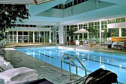 Fairmont Hotel Vancouver pool